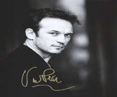 Vincent Perez Signature