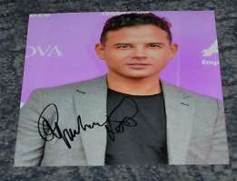 Ryan Thomas Signature