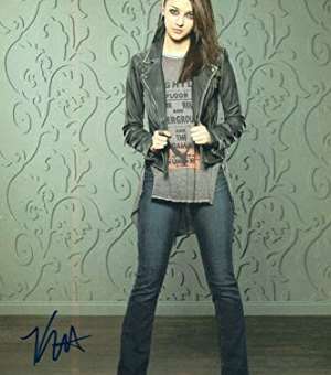 Katie Findlay Signature
