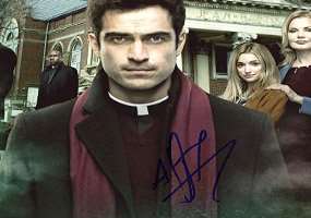 Alfonso Herrera Signature