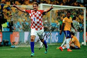 Nikica Jelavic Signature