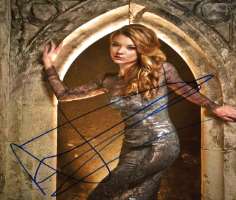 Natalie Dormer Signature