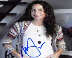 Minnie Driver Signature