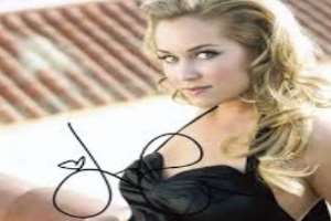 Lauren Conrad Signature