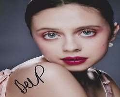 Bel Powley Signature