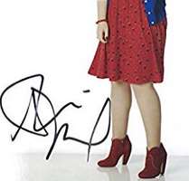 Aislinn Paul Signature