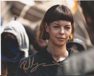 Pollyanna McIntosh Signature