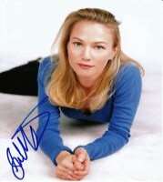 Sarah Wynter Signature