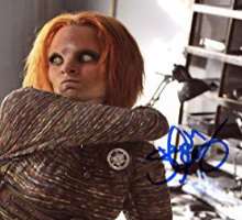 Stephanie Leonidas Signature