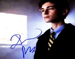 David Mazouz Signature
