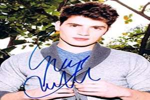 Gregg Sulkin Signature