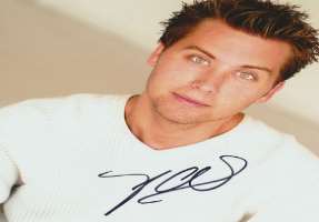 Lance Bass Signature