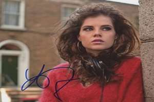 Lucy Boynton Signature
