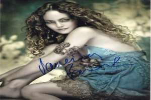 Vanessa Paradis Signature