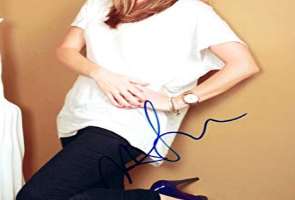 Maggie Lawson Signature