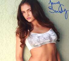Jaclyn Swedberg Signature