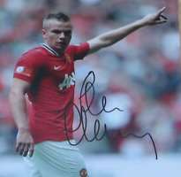Tom Cleverley Signature