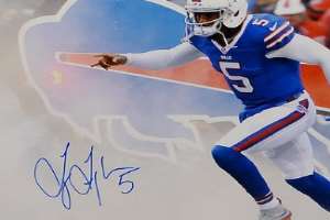 Tyrod Taylor Signature
