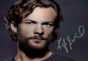 Kyle Schmid Signature