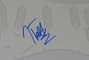 Joe Elliott Signature
