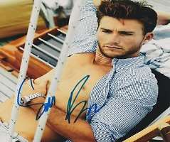 Scott Eastwood Signature