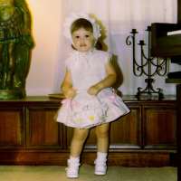 Gwen Stefani Childhood Image