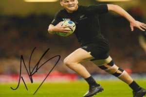 Tawera Kerr-Barlow Signature