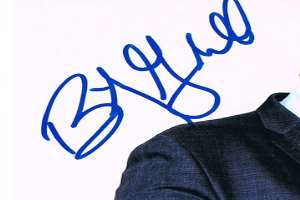 Billy Gardell Signature