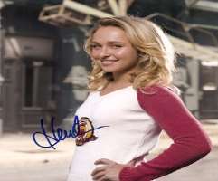 Hayden Panettiere Signature