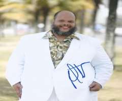 Ed Motta Signature