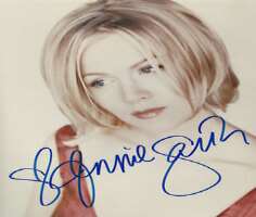 Jennie Garth Signature