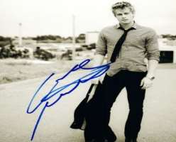 Luke Mitchell Signature