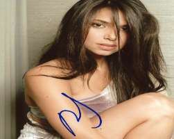 Roselyn Sanchez Signature
