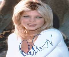 Donna D'Errico Signature