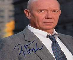 Dann Florek Signature