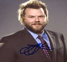 Next photo of Tyler Labine