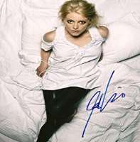 Laura Birn Signature