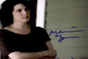 Melanie Lynskey Signature