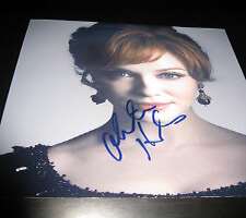 Christina Hendricks Signature