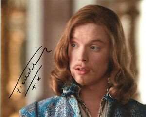 Freddie Fox Signature
