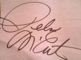 Reba McEntire Signature