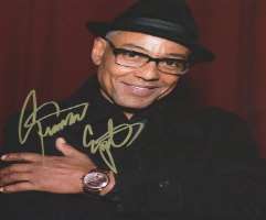 Giancarlo Esposito Signature
