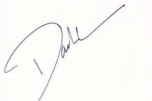 David Harbour Signature