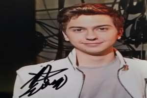 Nat Wolff Signature