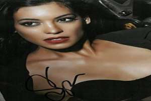 Stephanie Sigman Signature