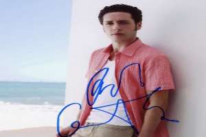 Paulo Costanzo Signature