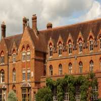Florence Pugh Wychwood School, St. Edward's School, Oxford
