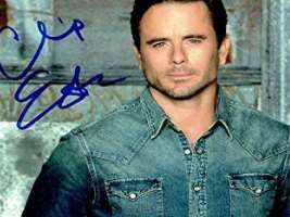 Charles Esten Signature