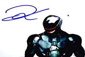 Joel Kinnaman Signature