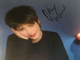 Diane Warren Signature